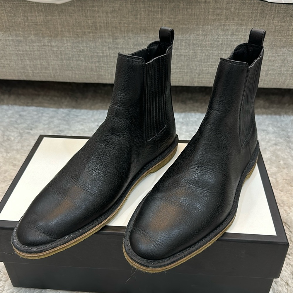 Yves Saint Laurent Black Leather Chelsea Boots